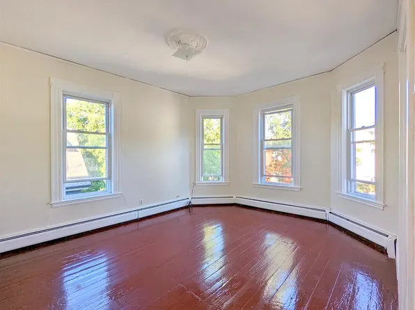 26 Thorndike St, Somerville, MA 02144
