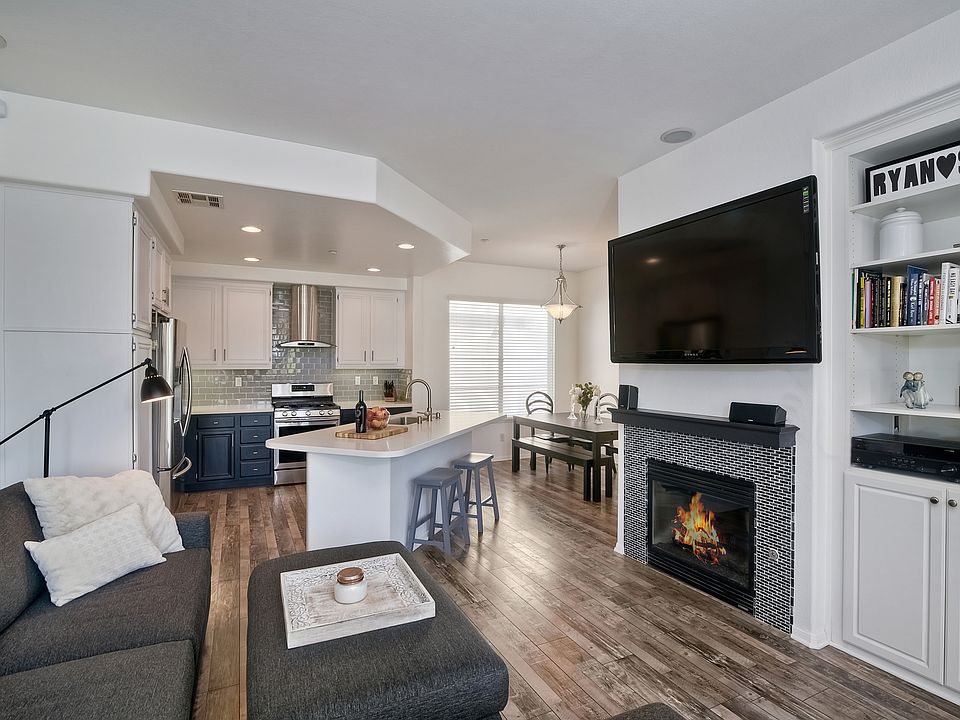1st image of 2746 Escala Cir