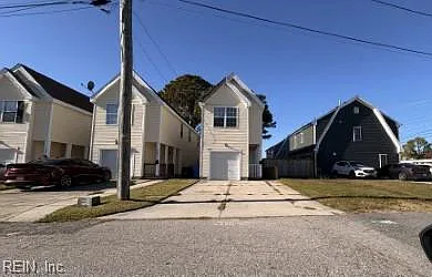 2049 Stonehurst St — Photo 1