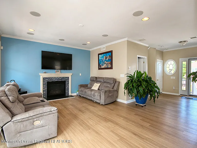 207 Ceylon Ave — Photo 53