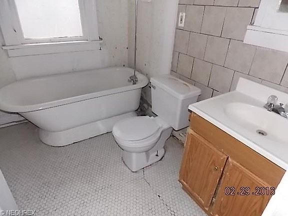 3rd image of 3317 Desota Ave