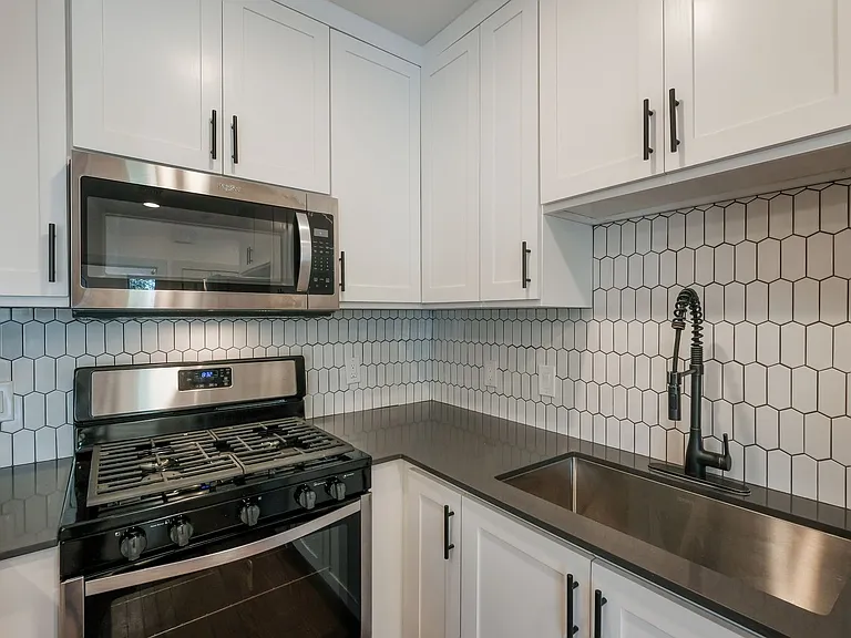226 E Huisache Ave — Photo 17