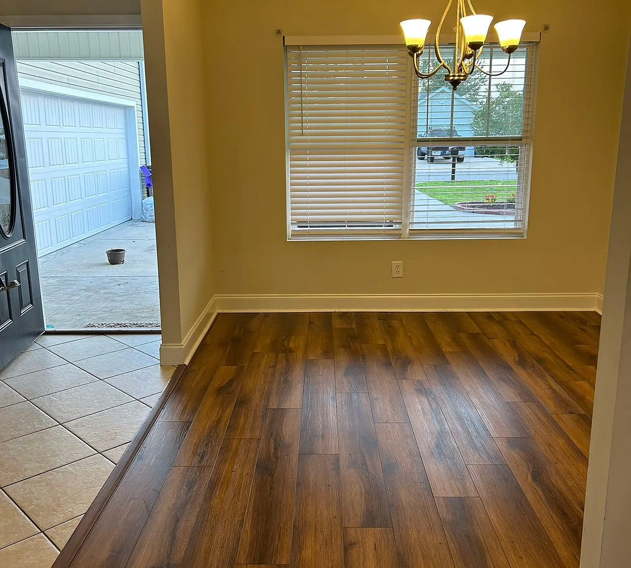 4 bed, 2700 sqft, $2,400 — Photo 4