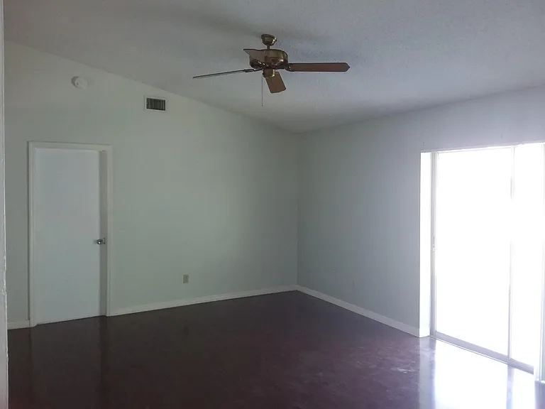 161 SW Grimaldo Ter — Photo 5