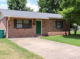 307 E Holly St, Russellville, AR 72802