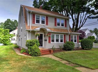 14 Sunnyside Ter, Stratford, CT 06614