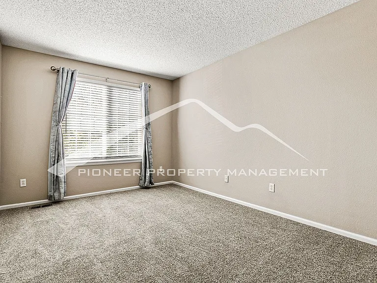 3160 E Yarrow Cir — Photo 12