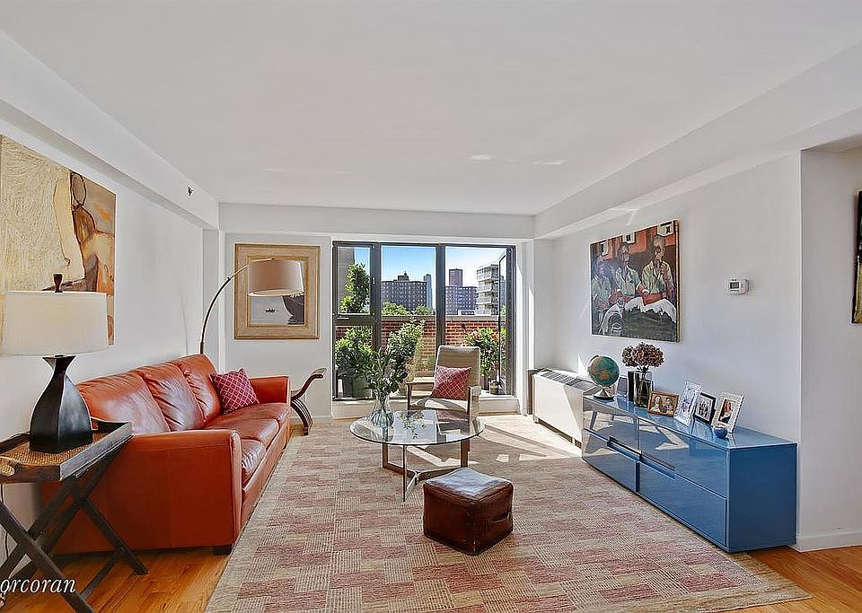 Living room, terrace entry