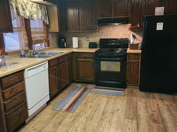 2nd image of 301 3rd St NW