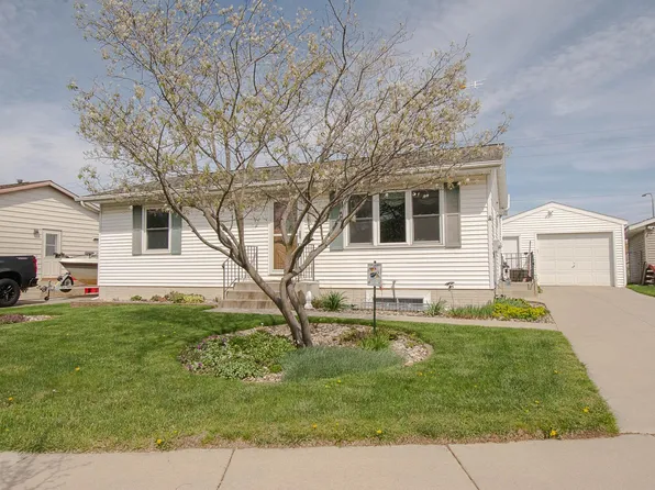 4906 18 1/2 Ave NW, Rochester, MN 55901