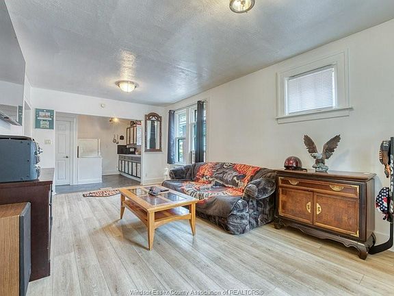 3rd image of 3454 Harris St