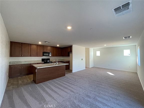 4th image of 773 Stone Ridge West Ave