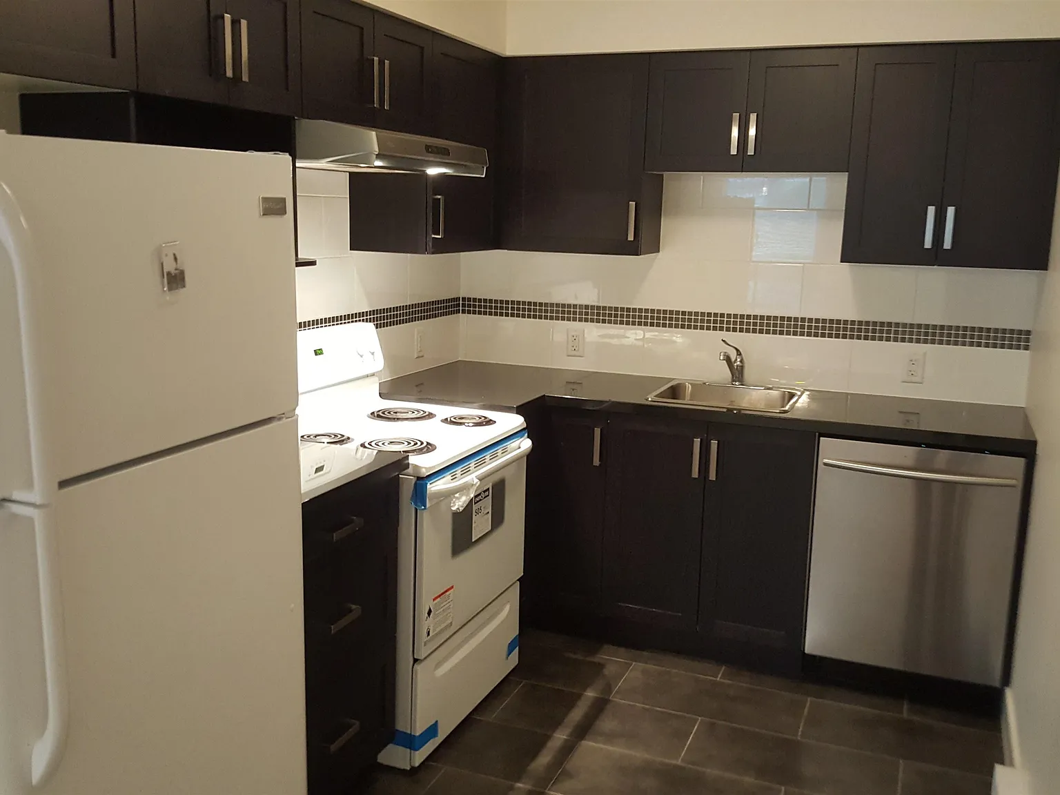 2 bed, 1000 sqft, $1,700 — Photo 1