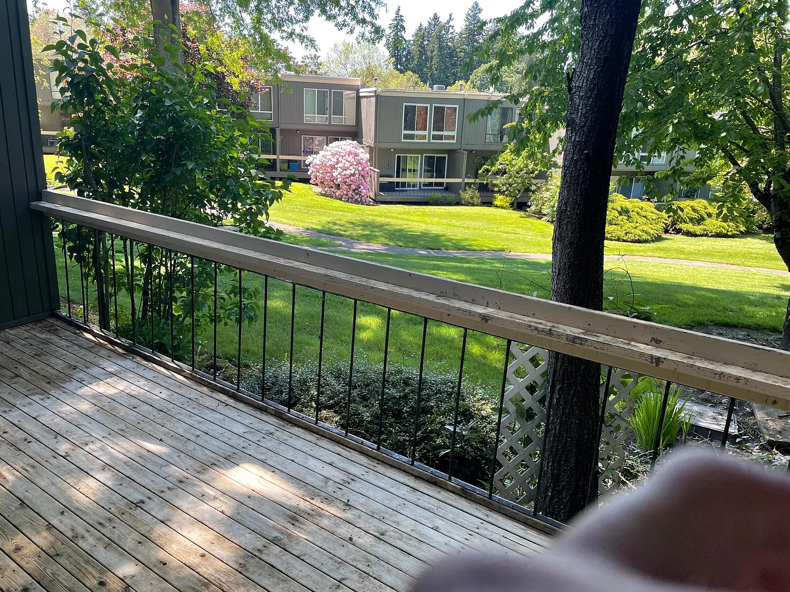 1677 NW Midlake Ln — Photo 2