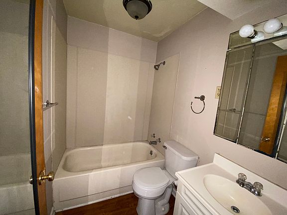 4th image of 222 N Haworth Ave #2&3