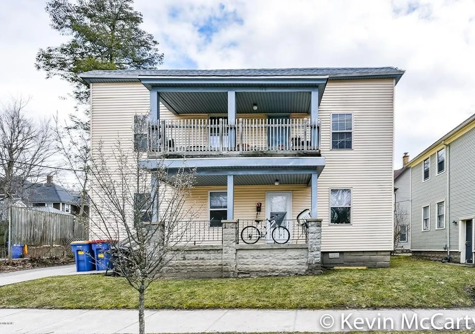16-18 Packard Ave SE — Photo 1