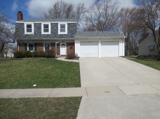 1932 Arklow Pl, Schaumburg, IL 60194