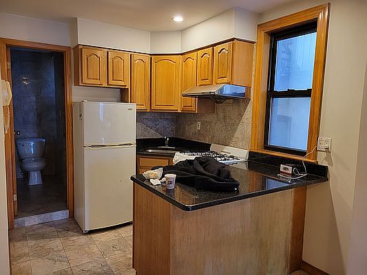 4th image of 154 Mott St APT 3C
