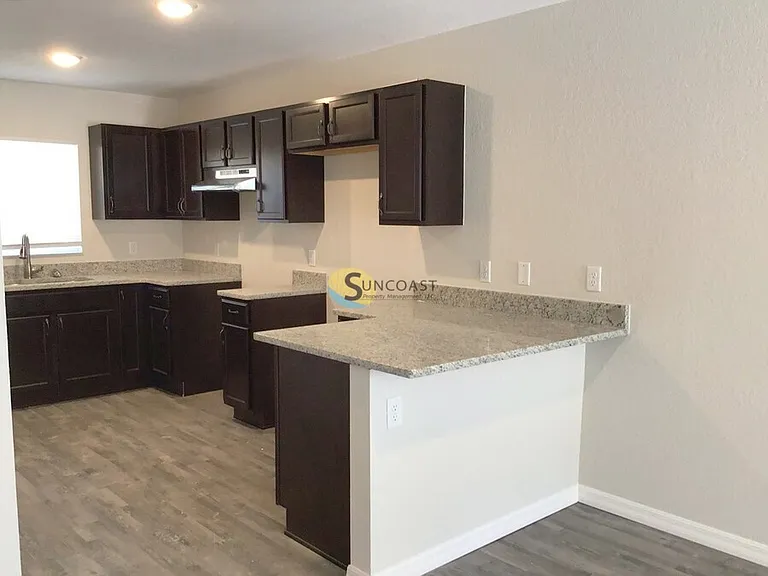 9106 N Travis Dr — Photo 4