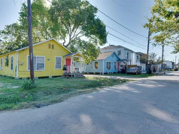 3232 Reeves St, Houston, TX 77004