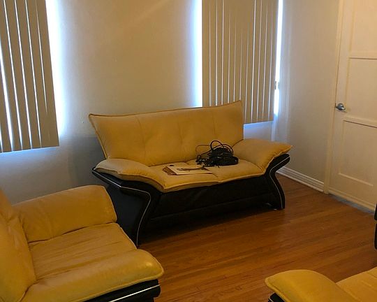 4th image of 3146 W 75th St
