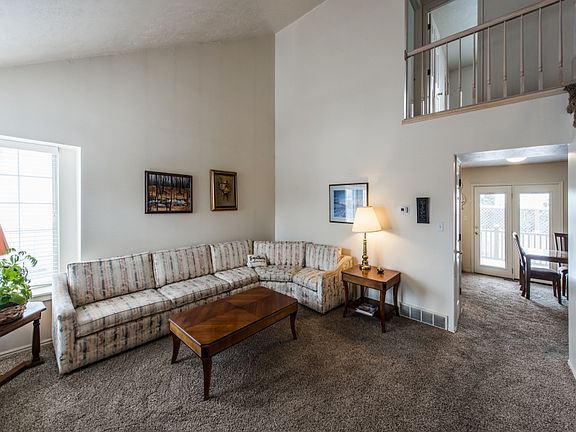 5th image of 1594 E Amblewood Ln