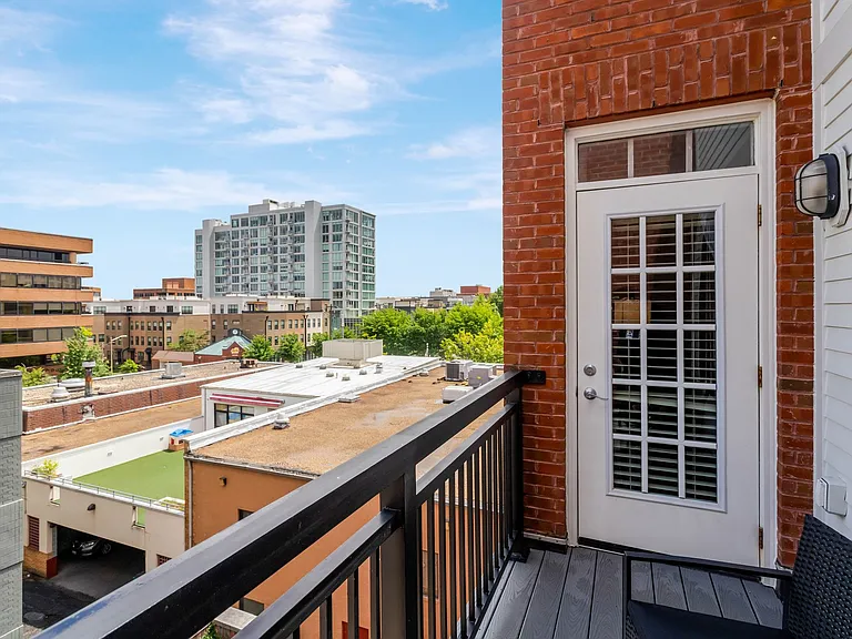 1023 N Royal St #312 — Photo 21