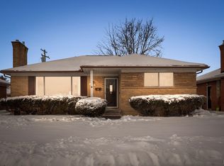 24931 Roxana Ave, Eastpointe, MI 48021