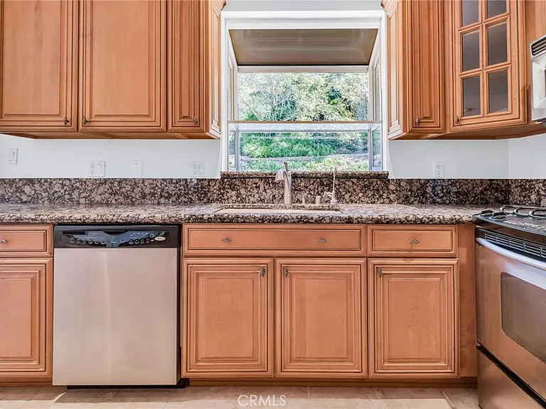 3675 Vigilance Dr — Photo 9