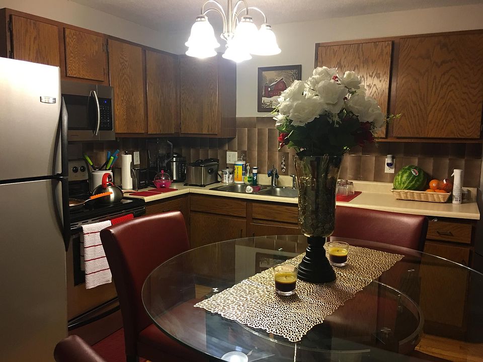 1st image of 569 Smithfield Rd APT 16