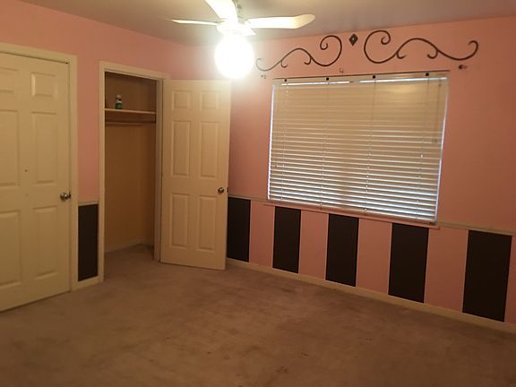 5th image of 105 Presnall St