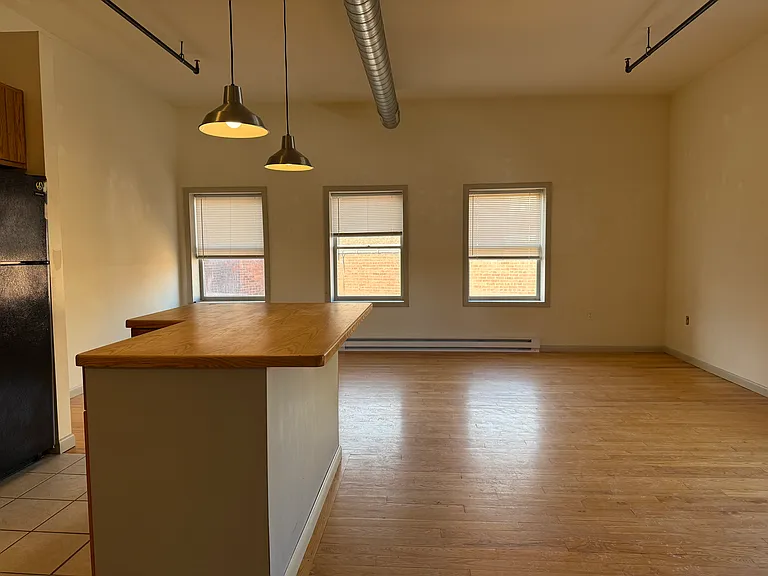 28 Ridge St #4 — Photo 5