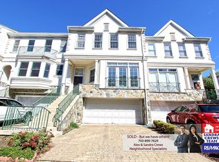12831 Dogwood Hills Ln, Fairfax, VA 22033