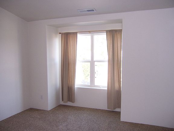 Large Master Bedroom w/bath and walk in closet