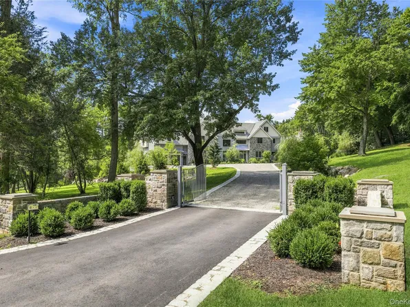 2 Barry Court, Katonah, NY 10536