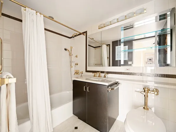 70 East 10th Street image 14 of 21