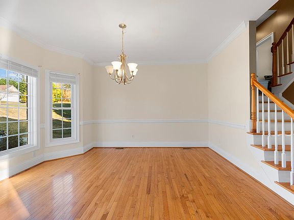 5th image of 1040 Hooper Woods Dr