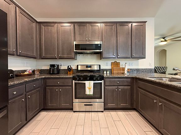 4th image of 3265 Alexandria Street