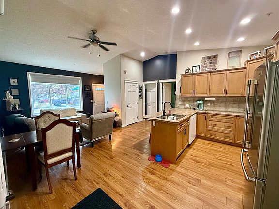 5th image of 104 E Sunvale Cres NE