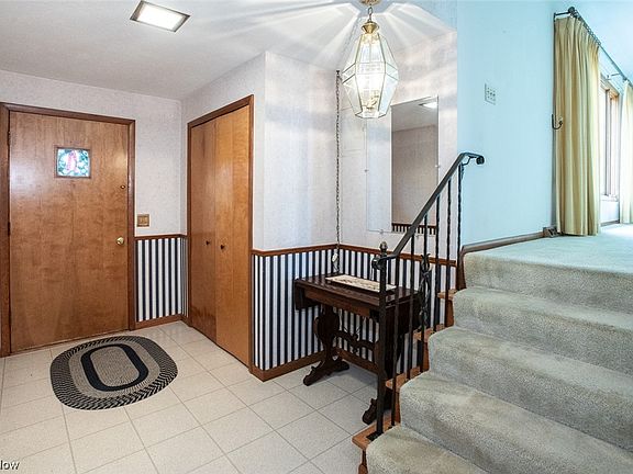 4th image of 18291 Meadow Ln