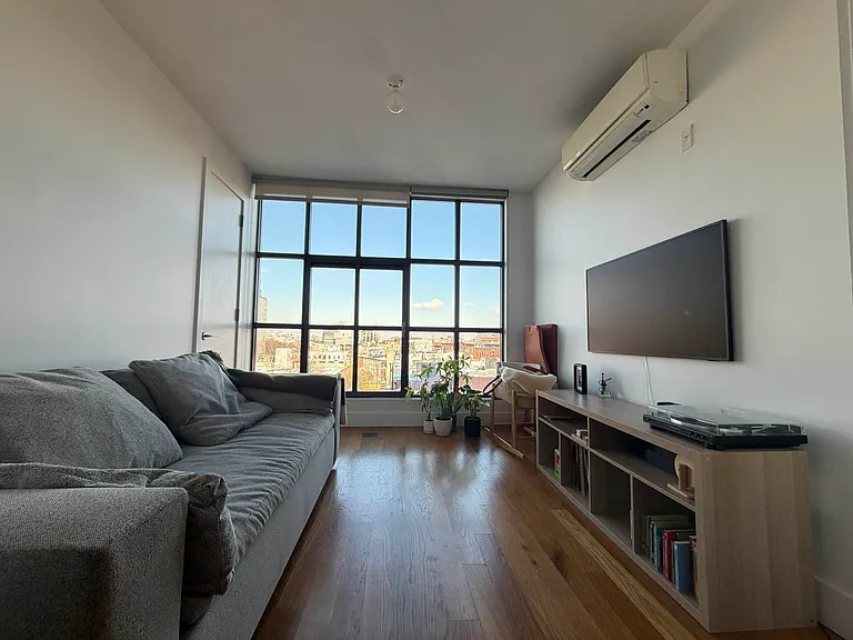 1040 Dean St #212 — Photo 3