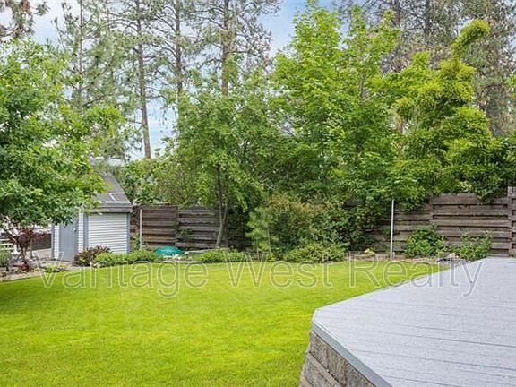 3rd image of 494A Sheila Cres