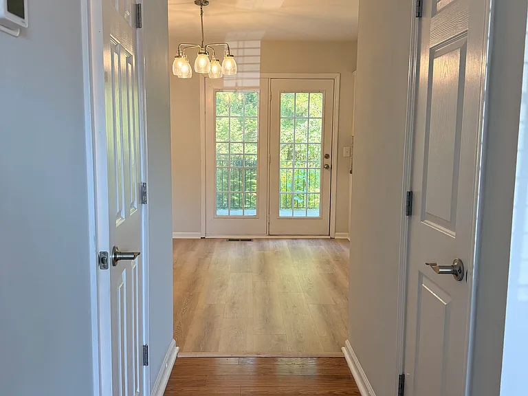 Hallway to dining/kitchen
