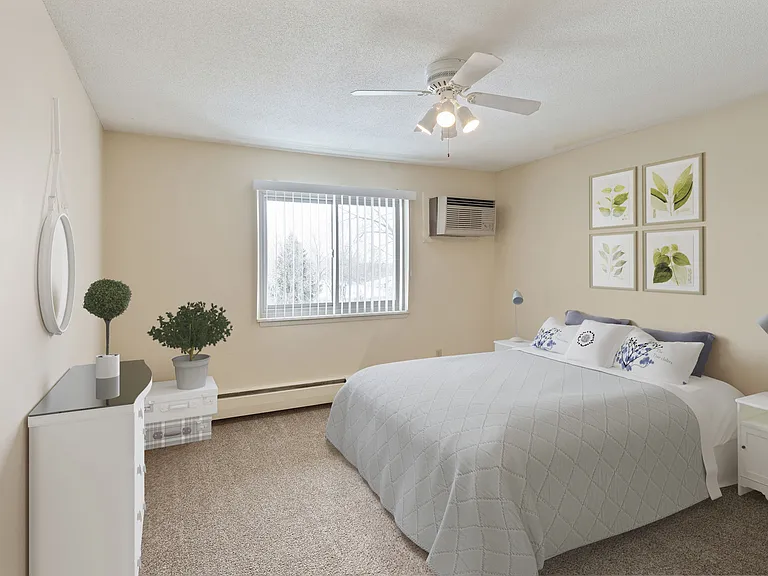 Parkwood Pointe Apartments — Photo 12
