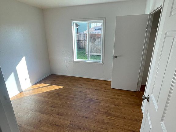 5th image of 2766 75th Ave