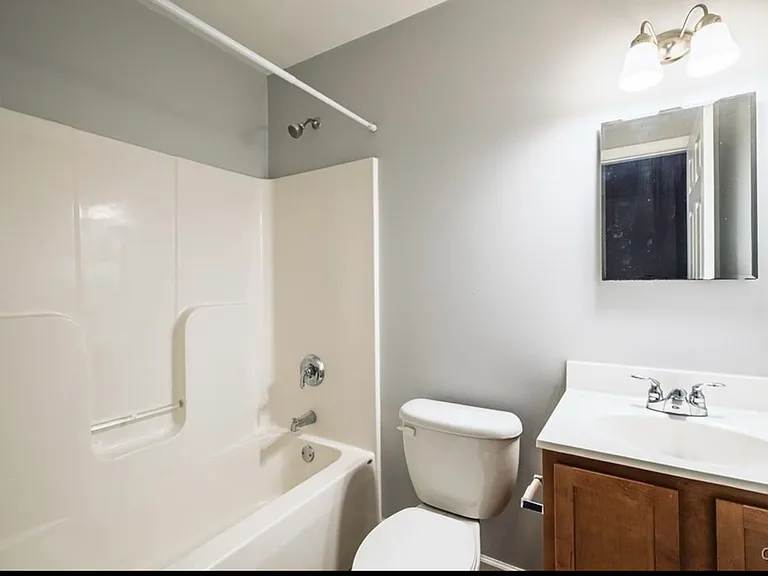10043-10047 Ash St — Photo 25