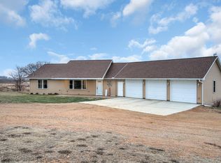 27265 Raven Rd, Belle Plaine, MN 56011