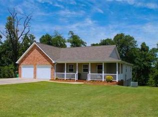 235 Magness Dr, Gassville, AR 72635