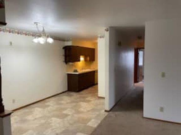5th image of 1709 Jefferson St APT 5