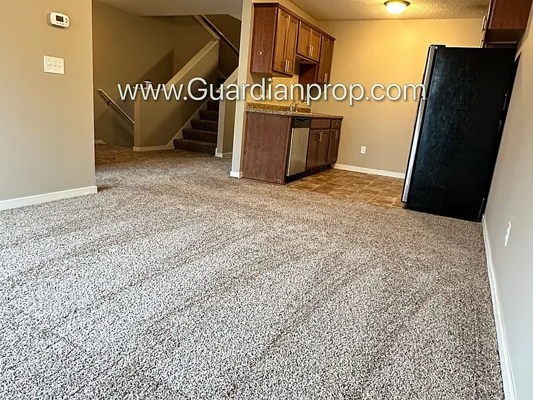 11950 Emery Village Dr N — Photo 2